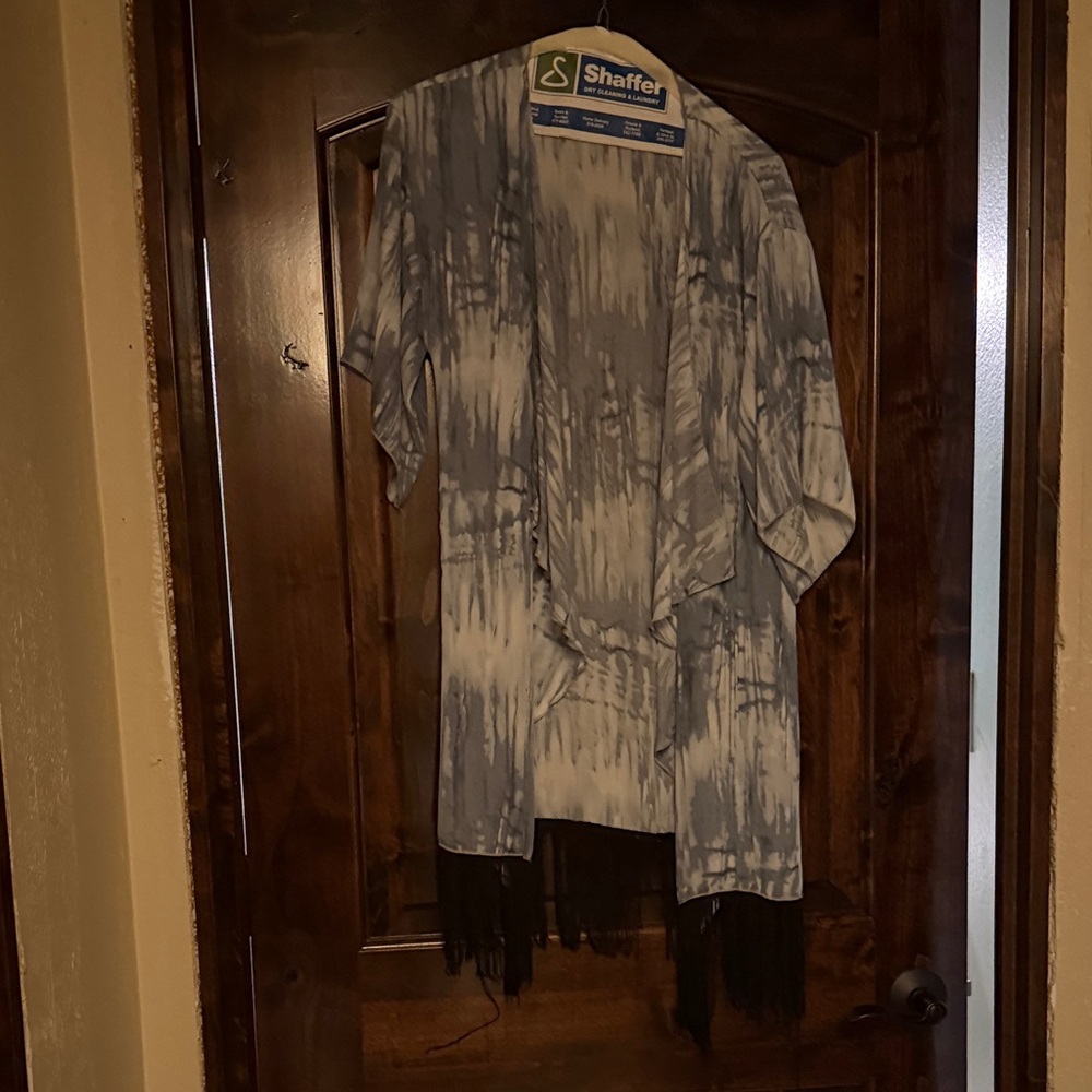 LuLaRoe Gray and Black Tie-Dye Cape